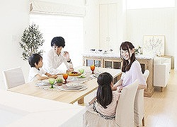 家を作るプロ（工務店など）に相談